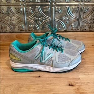 New Balance Women's 1540 v2 Athletic Shoes size 10